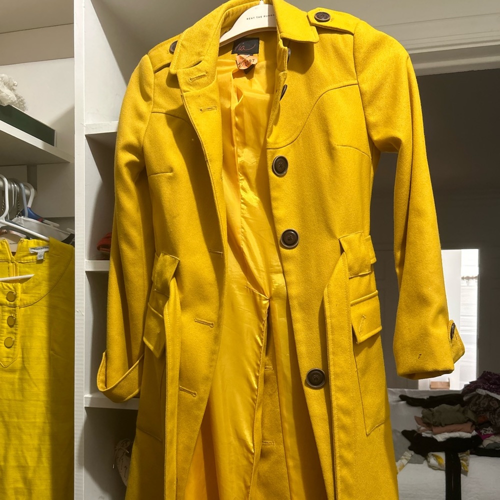 Mustard coat